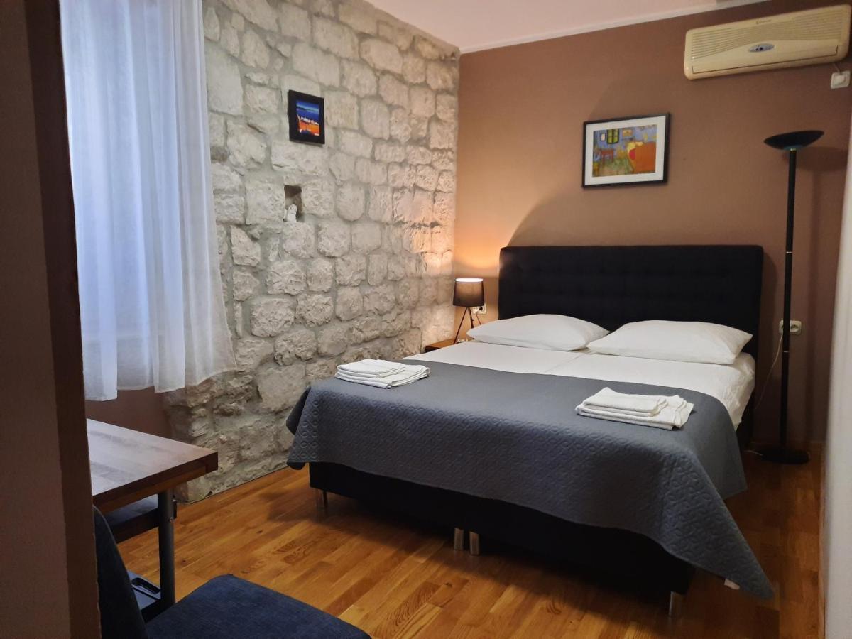 Carol Rooms Trogir Luaran gambar