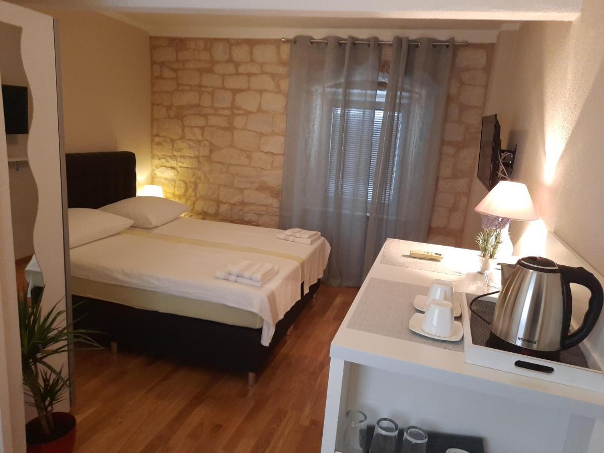 Carol Rooms Trogir Luaran gambar