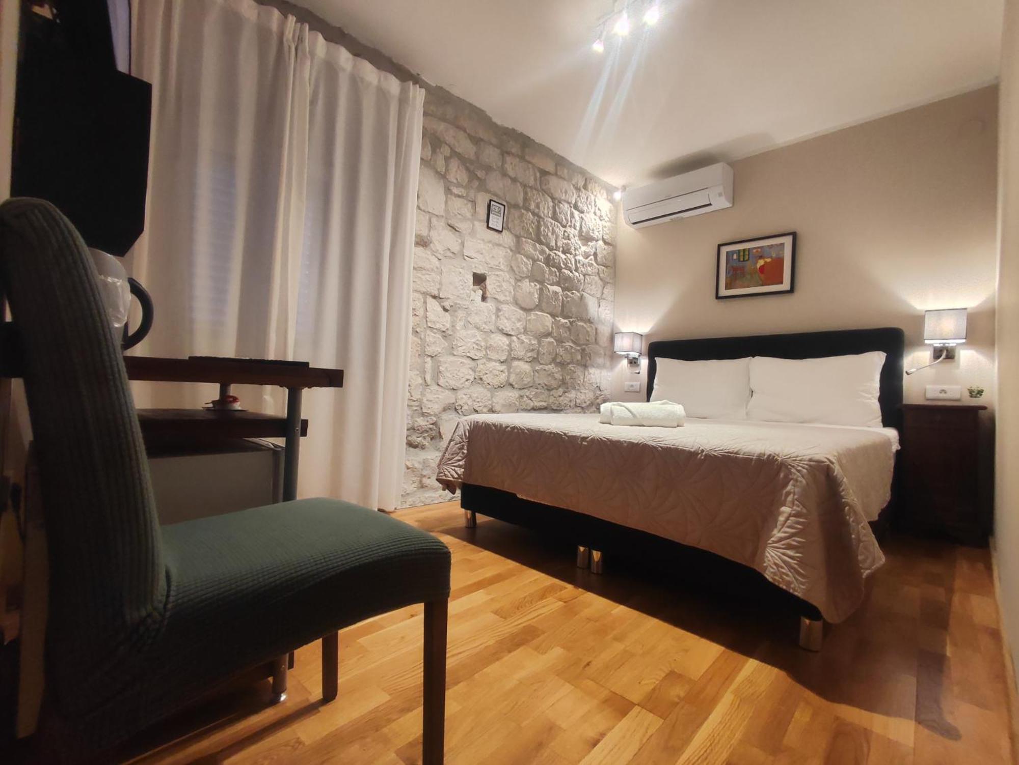 Carol Rooms Trogir Luaran gambar