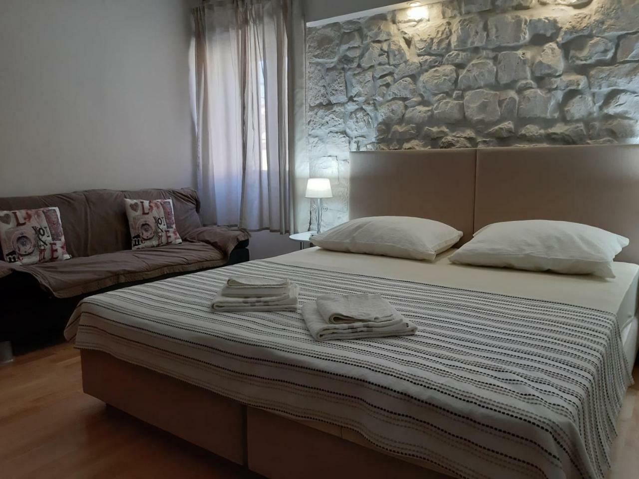 Carol Rooms Trogir Luaran gambar