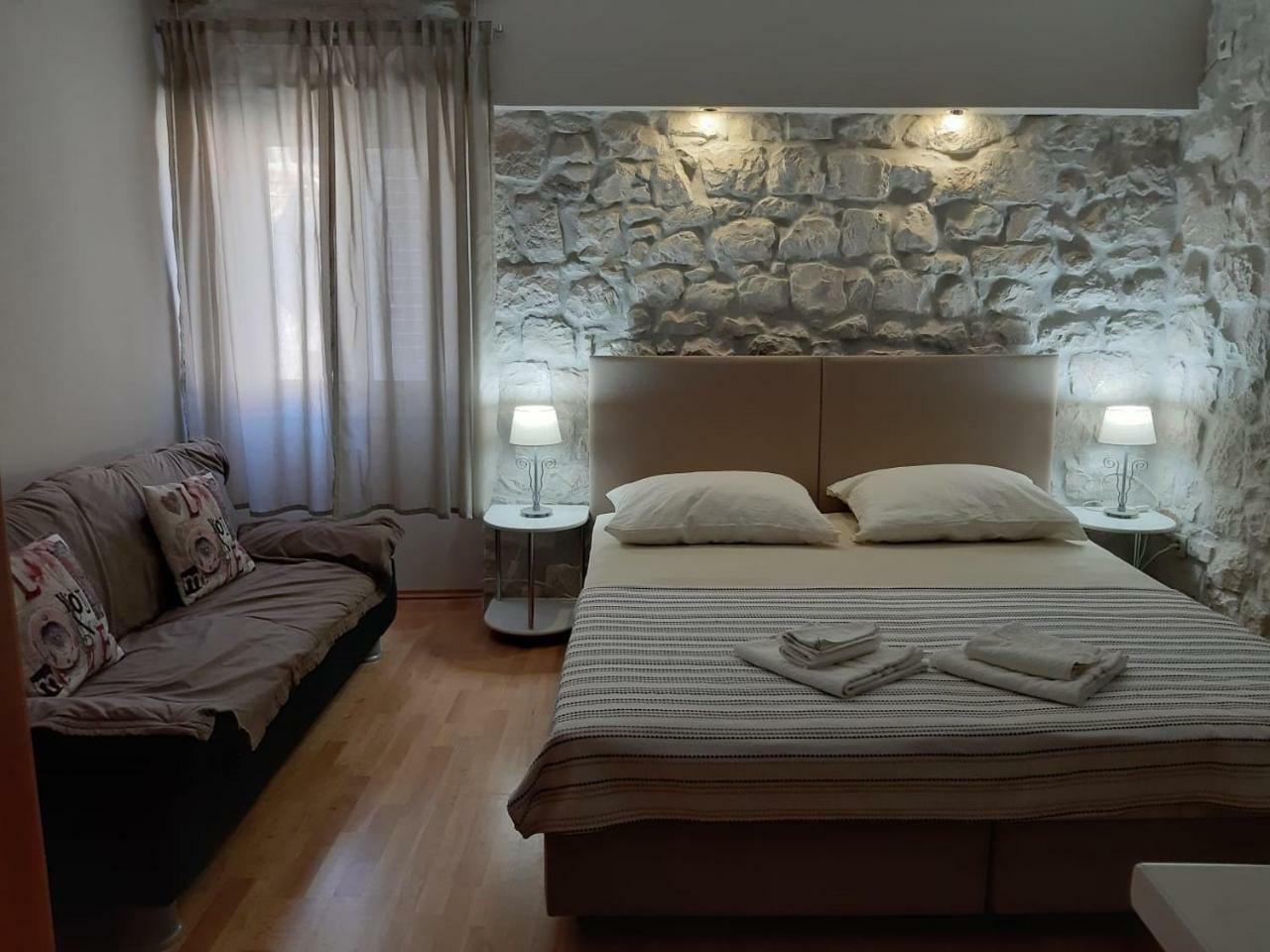 Carol Rooms Trogir Luaran gambar